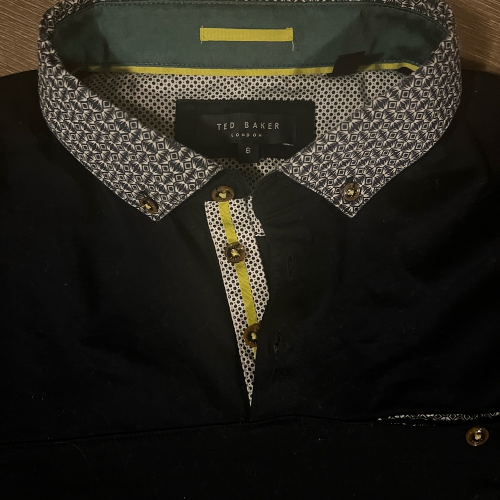 Ted Baker London Polo with Printed Collar - size 6